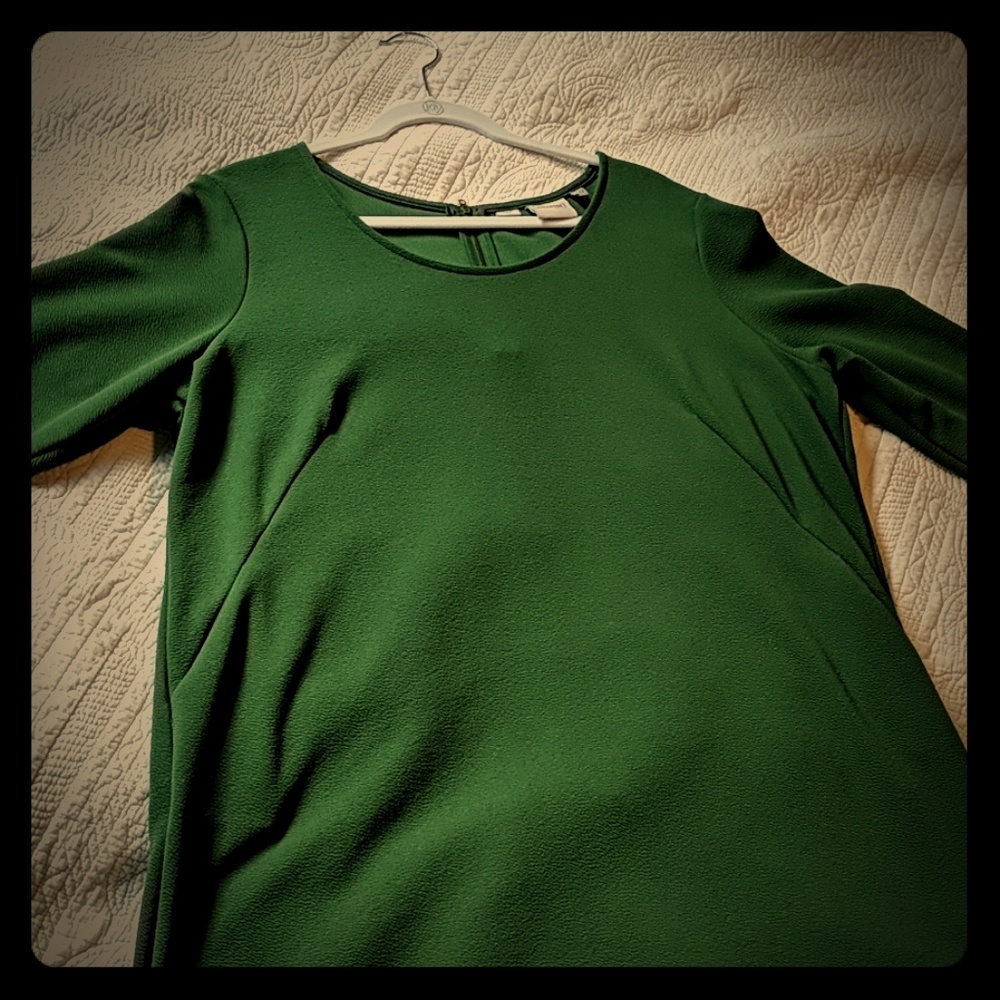 Green shift dress w/ POCKETS